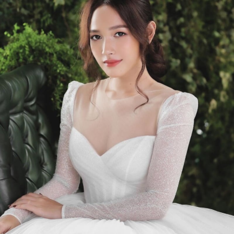 豪華！ ウエディングドレス キラキラチュール プリンセスライン ロング