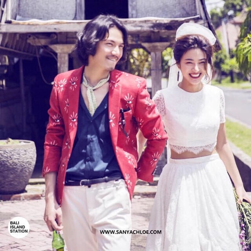 人気なフィッシュテール 2ピースウェディングドレス 長いベール付 セパ 