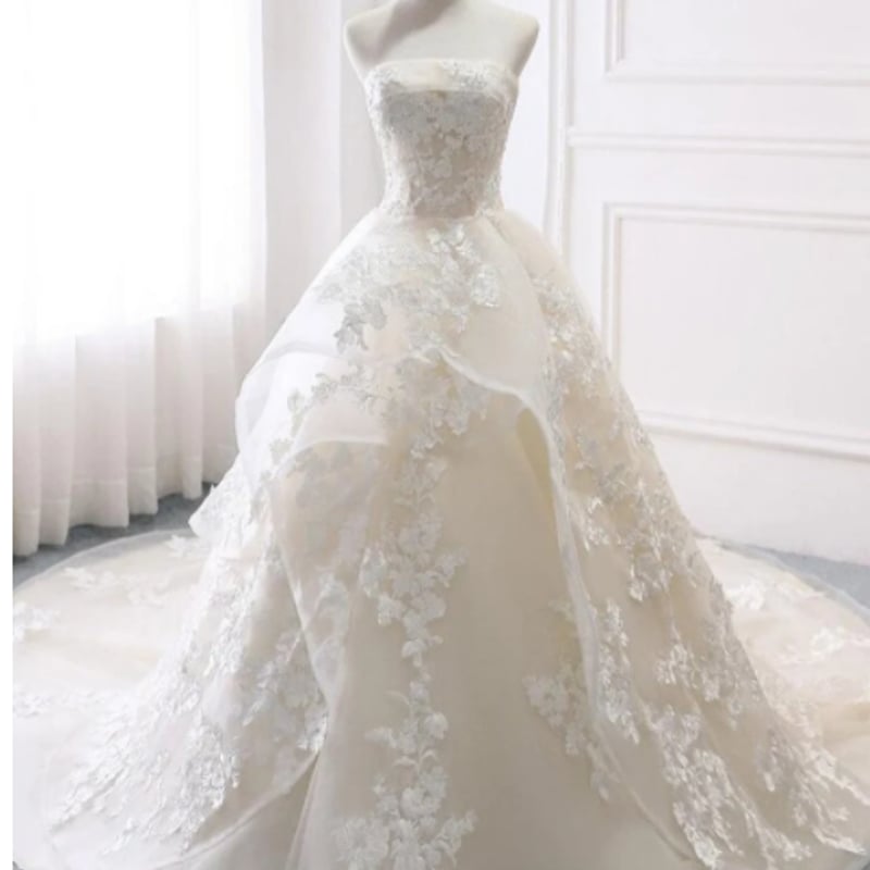 豪華！ ウエディングドレス レース プリンセスライン 華やかなトレーン  