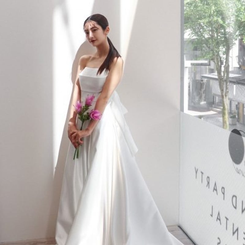 ウェディングドレス ふっくら柔らかなバックリボン ベアトップ  