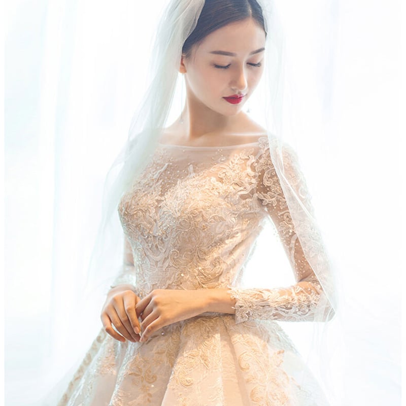 大人気上昇 ウエディングドレス 長袖 オフショル 華やかなトレーン