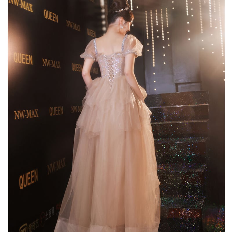 高品質！カーキ色 パーティードレス プリンセスライン パフスリーブ  