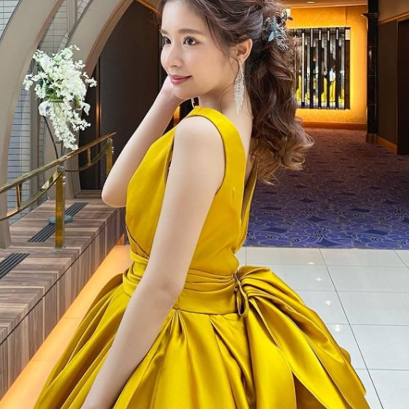 抜群のおしゃれ見え カラードレス 【お買得パニエ無料】イエロー 光沢