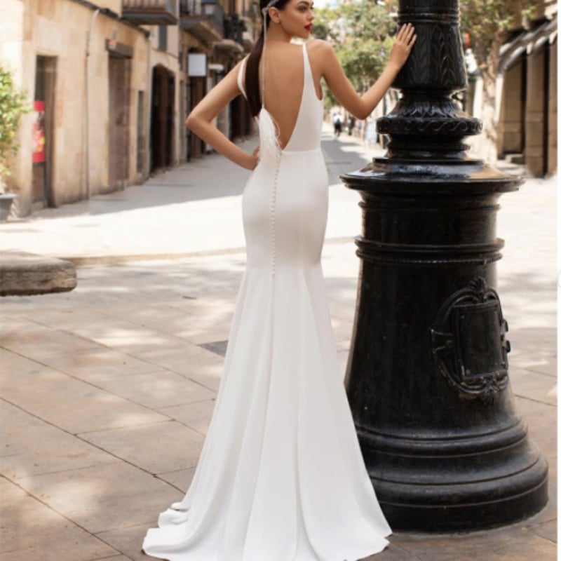 人気上昇！ ウエディングドレス マーメイドライン 短トレーン くるみ  