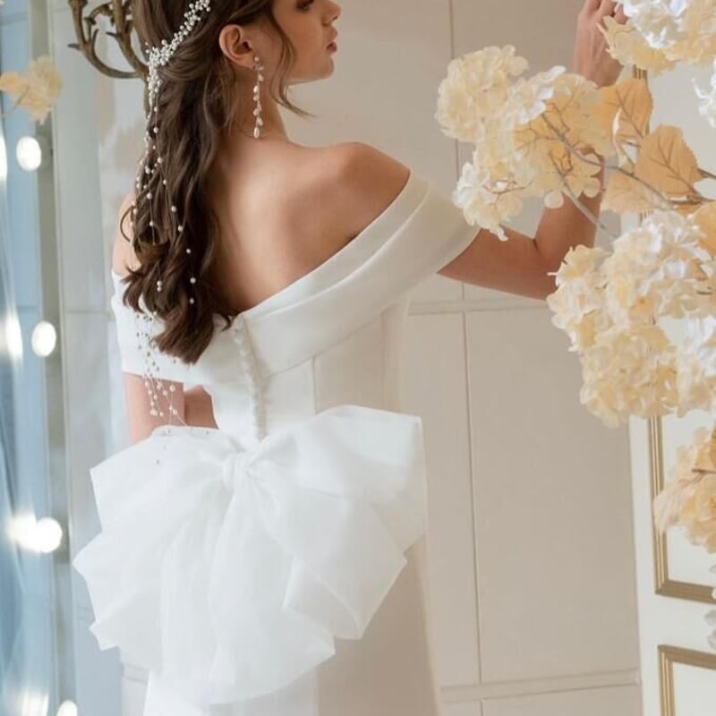 moni　雅叙園　オフショルダー　くるみボタン　ウェディングドレス moni 雅叙園 オフショルダー くるみボタン ウェディングドレス