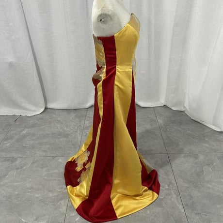 実例写真！着物ドレス、和風ドレス  ゴールド    ボルドー色    光沢サテン   ジャガード生地   ソフトチュール   ベアトップ   花嫁  演奏会