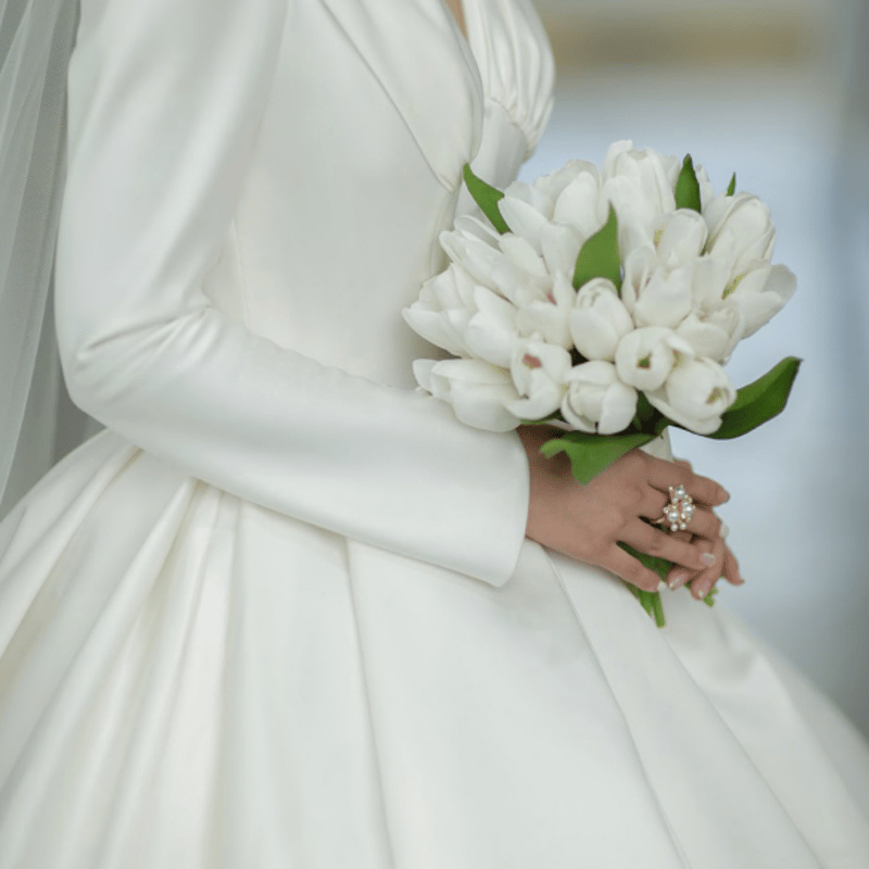 憧れのドレス ウエディングドレス 高級イタリアサテン 背中見せ  