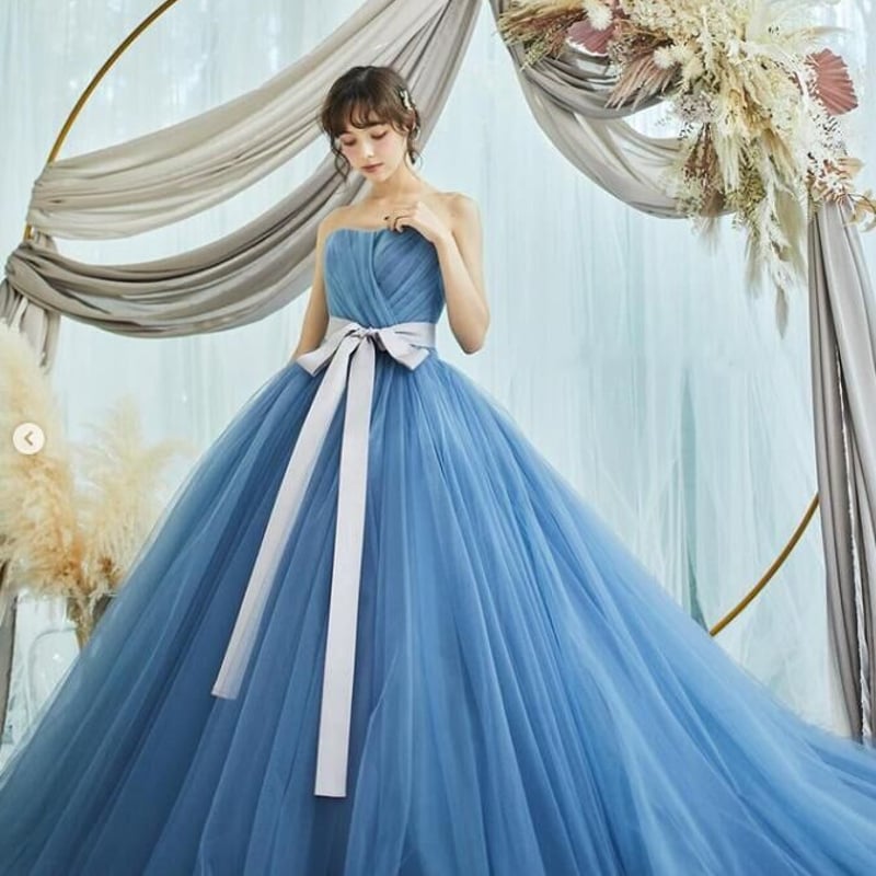 ウェディング　カラードレス　ブルー ダスティーブルーカラードレス ボリュームチュールケープ