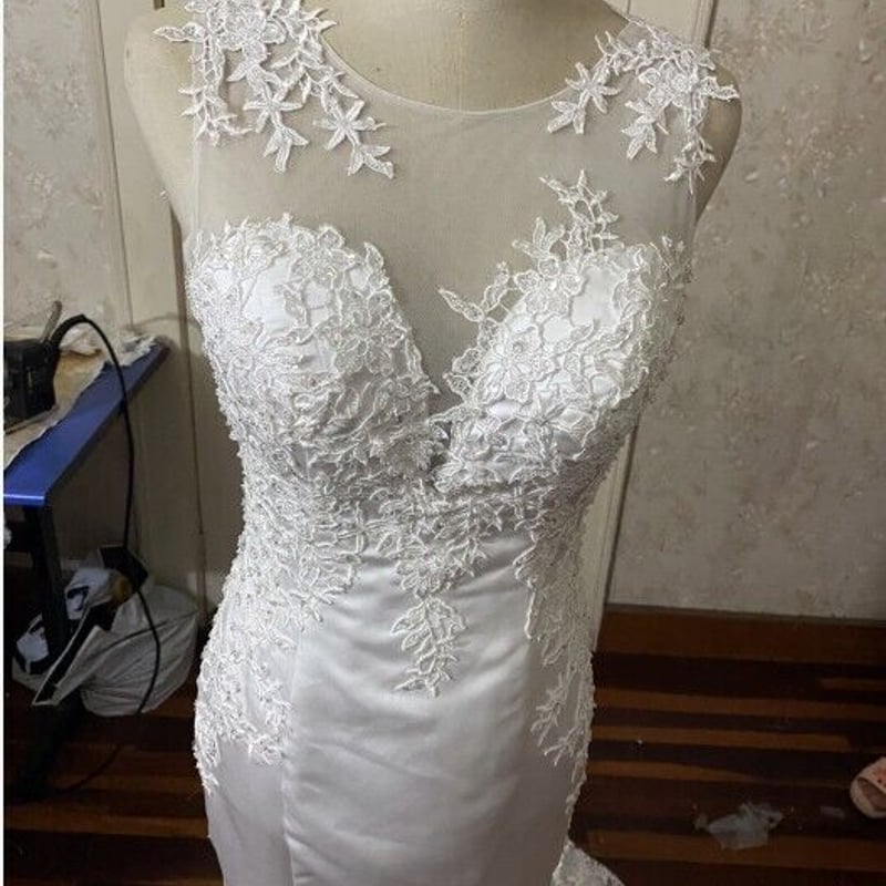 高品質！ ウエディングドレス ホワイト マーメイドライン 繊細レース  