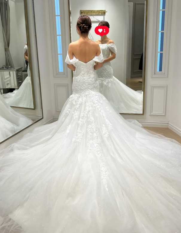 ウエディングドレス オフホワイト オフショルダー ソフト