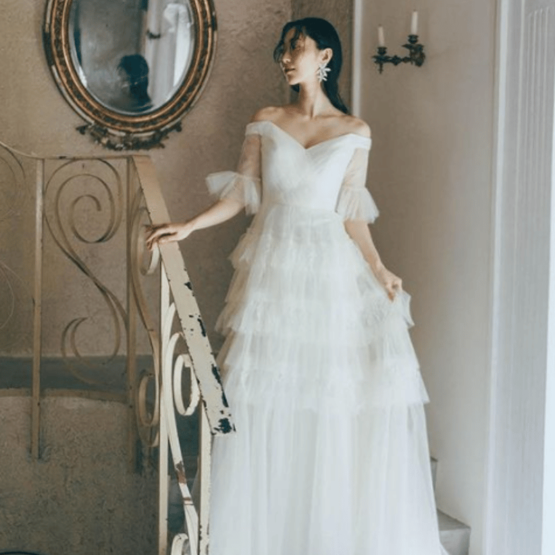 ウエディングドレス オフホワイト 半袖 細見えシルエット フリル袖 A  