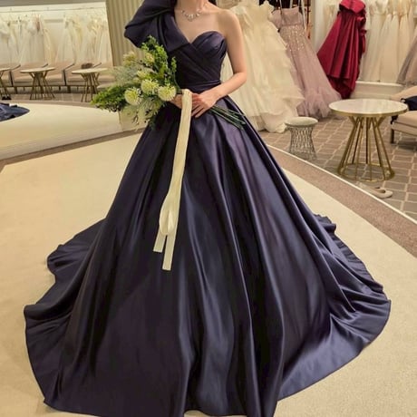 カラードレス   ネイビー   ショルダー型  ふっくら柔らかなバックリボン  光沢サテン  華やかなトレーン   花嫁 前撮り