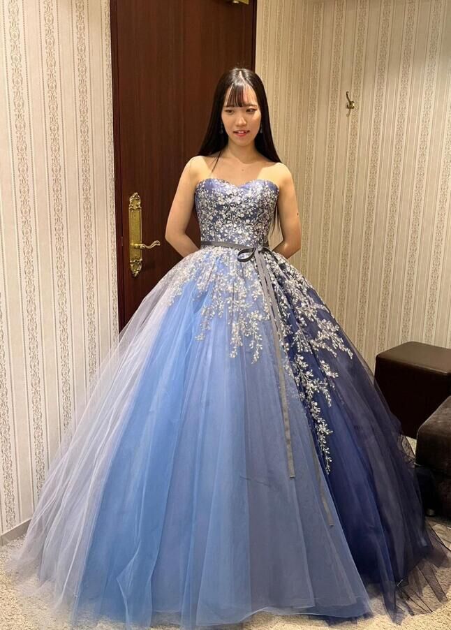 爽やかで優しいブルー カラードレス ベアトップ もぐり Aライン 光沢  