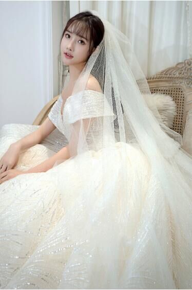 高品質！ウエディングドレス ホワイト オフショル キラキラ