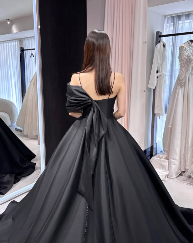 カラードレス ブラック 光沢サテン キャミソール ふっくら柔らかな