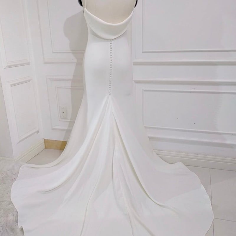 高品質！ウエディングドレス 深Vネック 背中見せ セクシー マーメイド