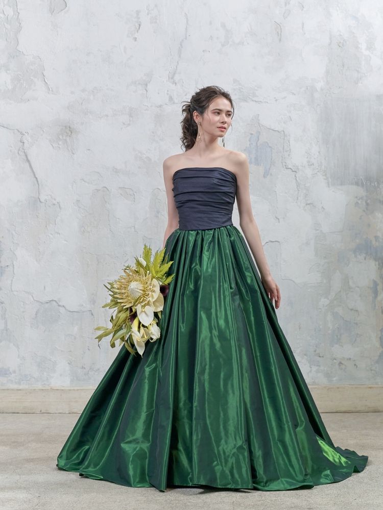 パーティードレス グリーン 光沢感 抜群のおしゃれ見え クラシカル 2次
