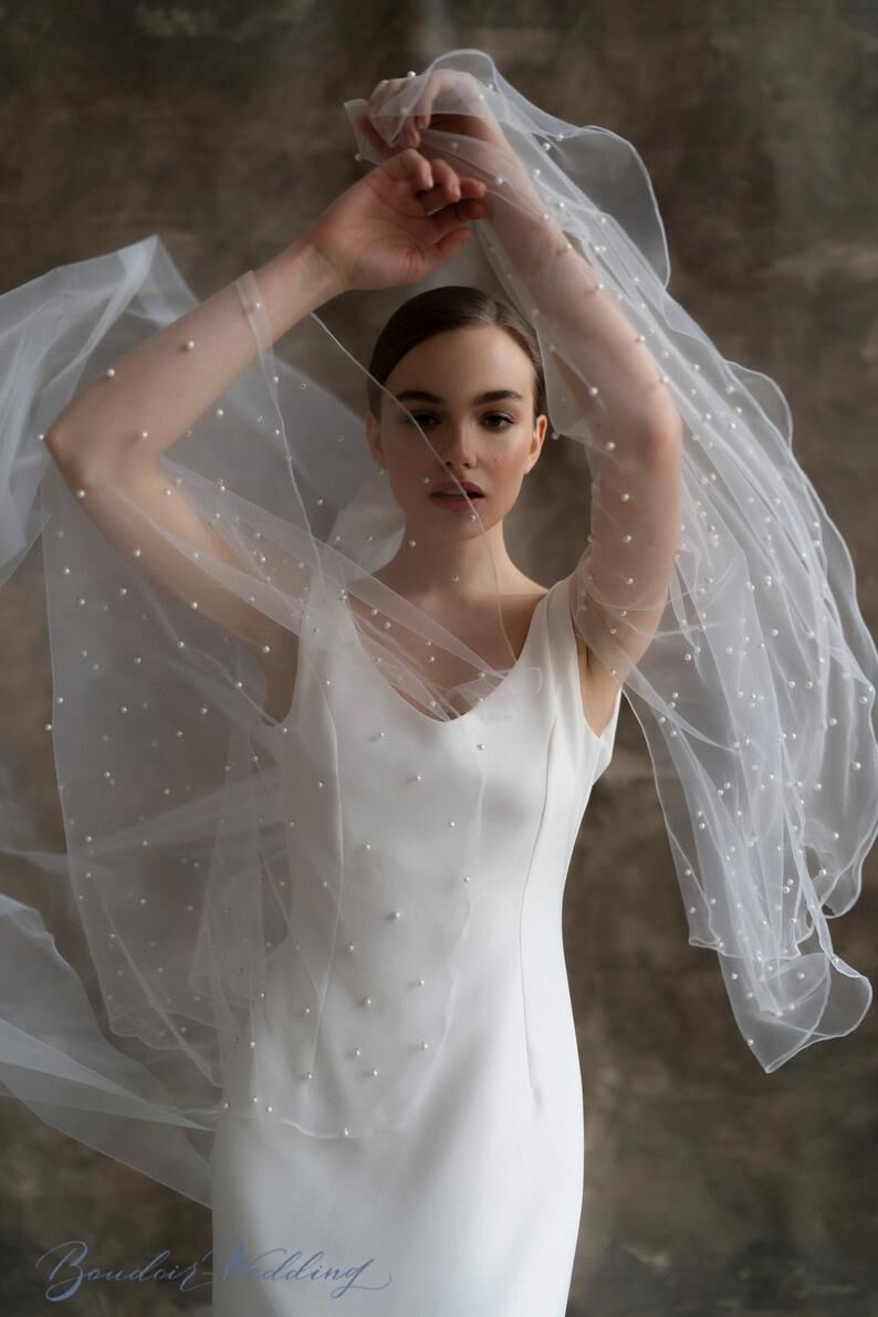 フランス風 ウエディングドレス ホワイト Vネックドレス 短トレーン  