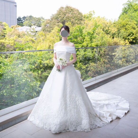 実例写真！ホワイト オフショルダー のみ 光沢サテン 結婚式 前撮り