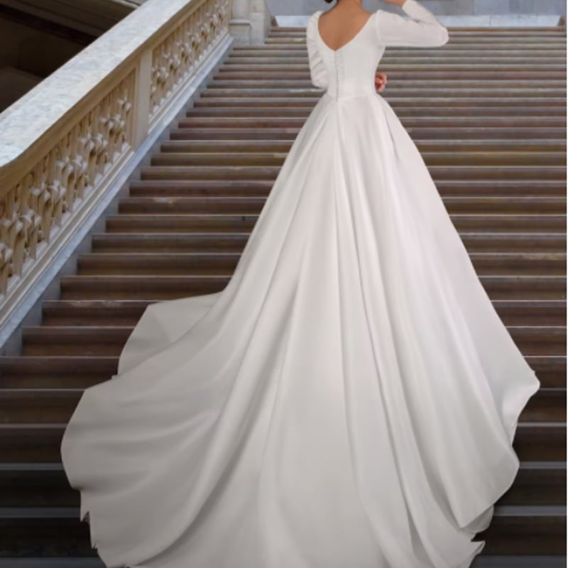 高品質！ ウエディングドレス 高級イタリアサテン プリンセスライン  