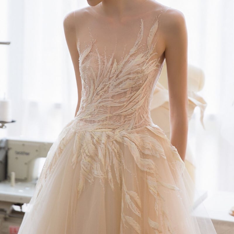 シャンシャン♡ウエデェングドレスご紹介♡ 優雅シャンペン ウエディングドレス 編み上げ トレーン 結婚式