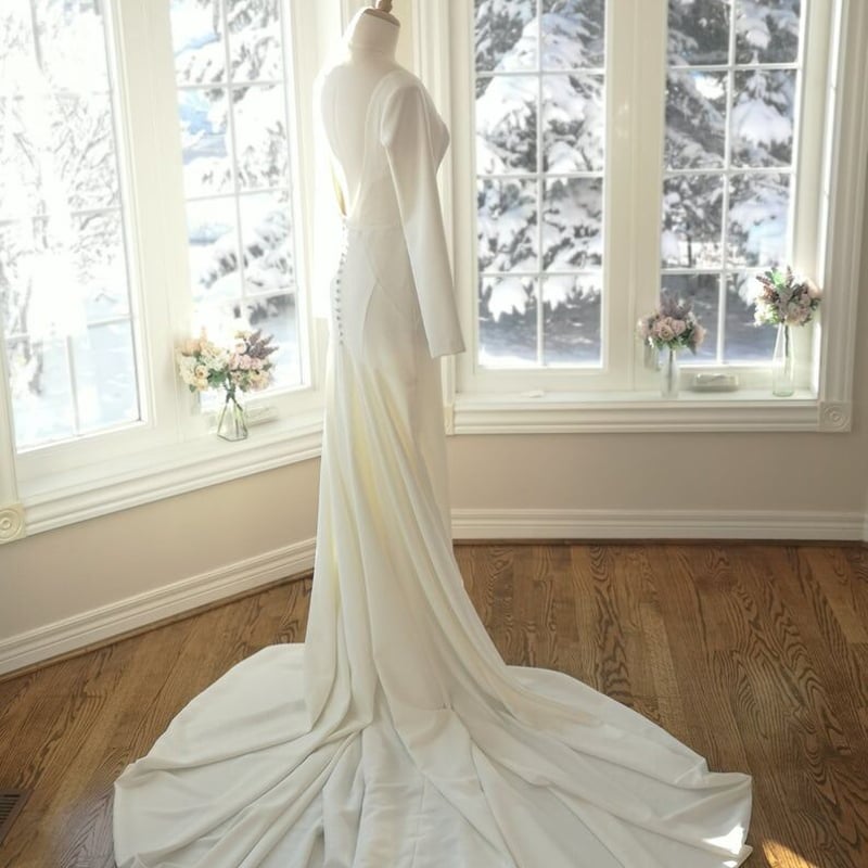 高品質！長袖 背中見せ ウエディングドレス ホワイト 高級イタリア  