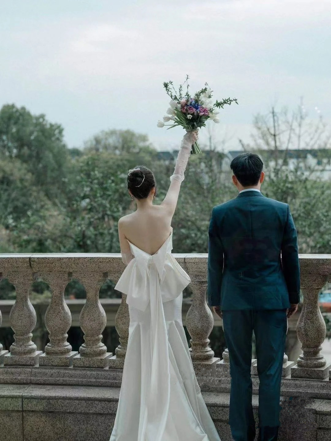 写真映え◎レースと光沢が上品✨ウェディングドレス　結婚式　前撮り　フォト婚 💒 ₂₀₂₂ 𖤣𖥧𖥣𖡡𖥧𖤣 結婚式の前撮り写真part.2 𝒯𝒽ℯ