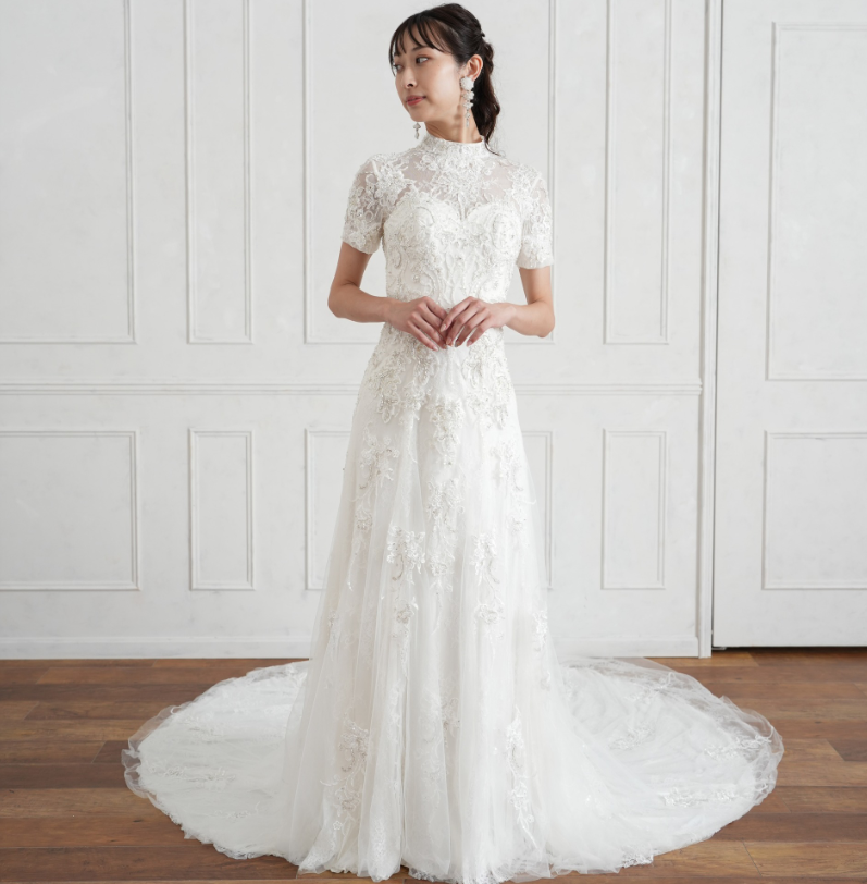 ウエディングドレス オフホワイト ハイネック くるみボタン 贅沢な総レ