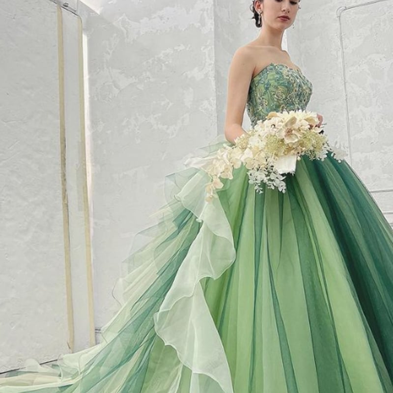 高品質！ カラードレス ベアトップ 柔らかく重ねたチュールスカート 3D  