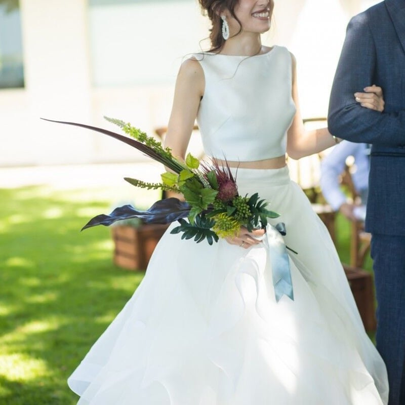 人気上昇中！スレンダーウエディングドレス セパレートドレス 光沢  