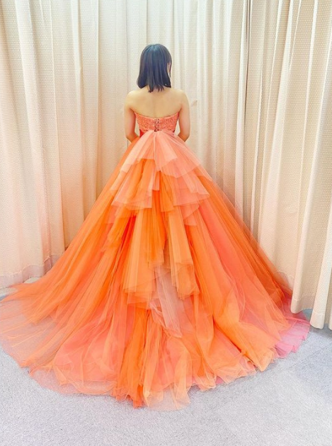 高品質！ カラードレス オレンジ トレーン ベアトップ チュール