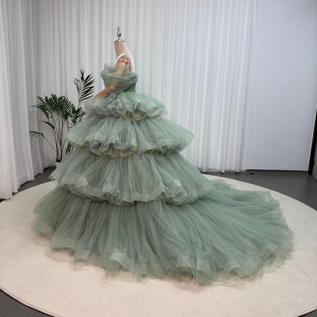 カラードレス   グリーン シークインチュール 取り外し可能なオフショルダー 編み上げ 華やかなトレーン 結婚式  前撮り