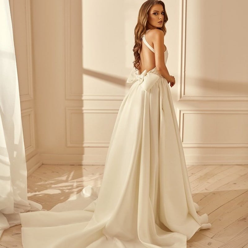 サテン 細見えシルエットパーティードレス リボン 背中見せ  