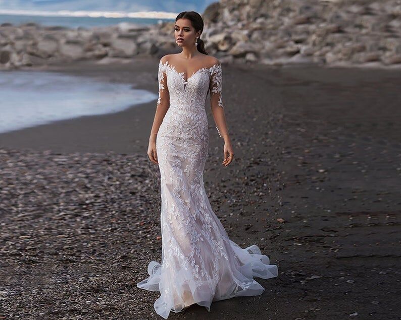 大人気上昇 結婚 ウエディングドレス 薄シャンパンの色 短トレーン