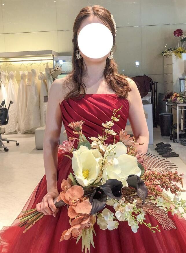 ウェディングドレス ボルドー色 ベアトップ スリット フレアスカート