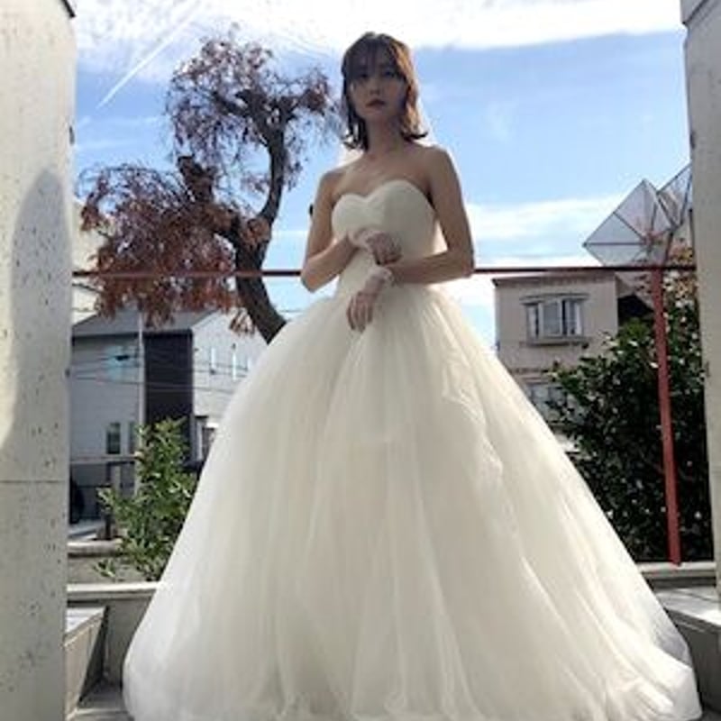 エアリー感 ウエディングドレス 柔らかく重ねたチュールスカート ベア  