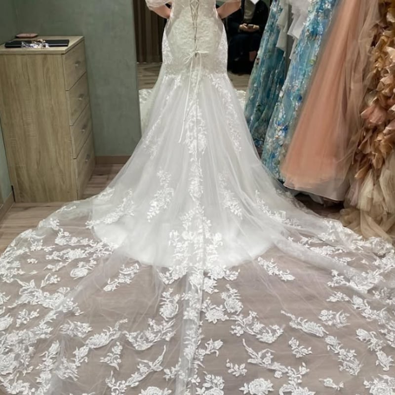 445モダンなKABUカブインターナショナル高級ウエディングドレス9号M