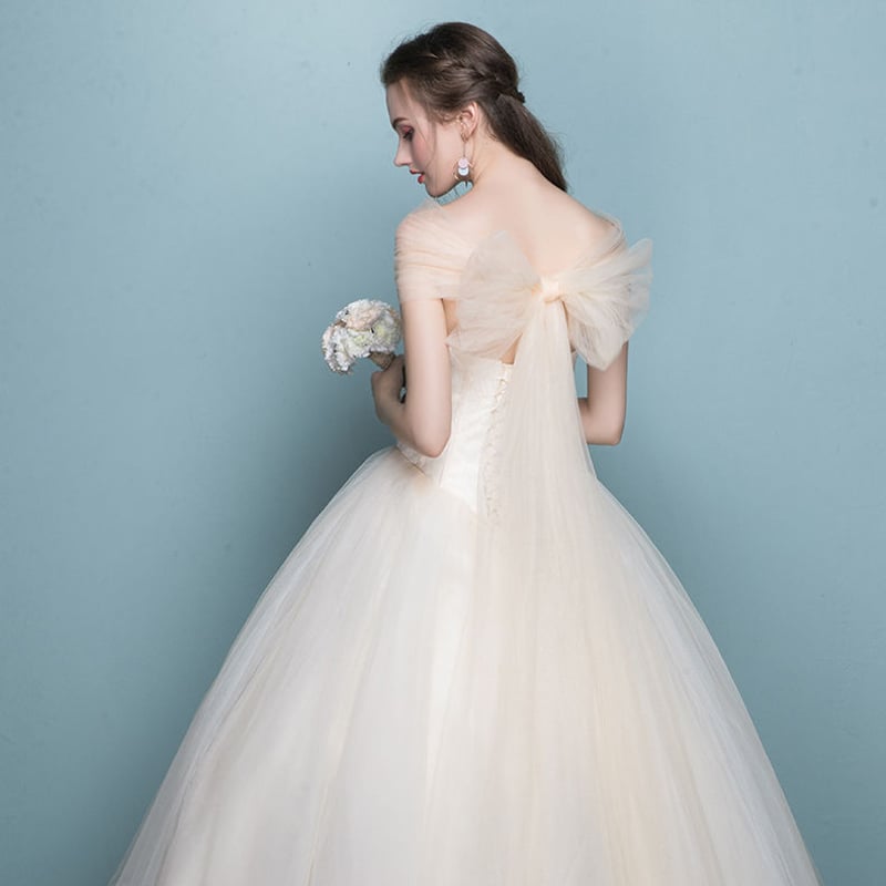 格安！ 軽くて上品なウエディングドレス 披露宴 発表会 女子会 お食事