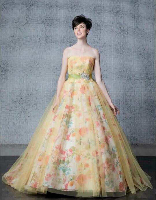 豪華！カラードレス 薄イエロー ベアトップ 模様を刷り込む エレガント  