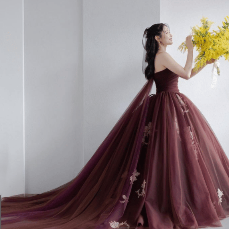 赤いAラインドレス 花刺繍付きジャンパースカート Aライン