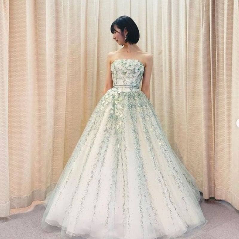 輝きな光彩を放つ カラードレス グリーン キラキラチュール 花柄 輝きな光彩を放つ カラードレス グリーン キラキラチュール 花柄