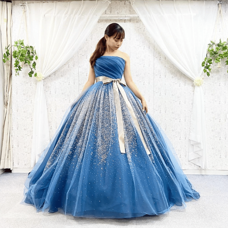 バックリボン ウェディングドレス ベアトップ ブルー 豪華! ウェディングドレス ブルー ベアトップ ふっくら柔らかな