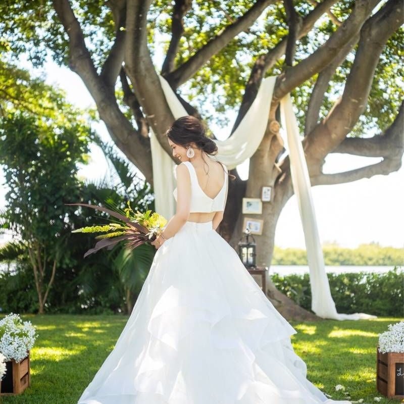 人気上昇中！スレンダーウエディングドレス セパレートドレス 光沢  