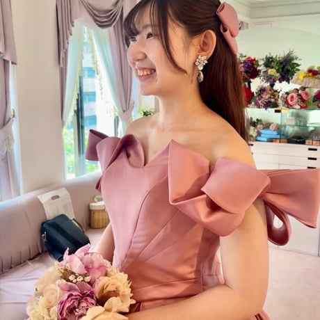 カラードレス   ピンク   リボン風オフショルダー  可愛い  光沢サテン    華やかなトレーン    花嫁 前撮り