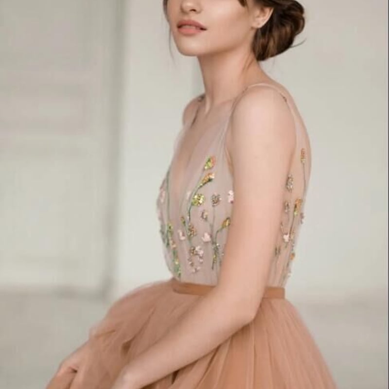 エレガント カラードレス 茶色テラコッタ ソフトチュール 深Vネック  