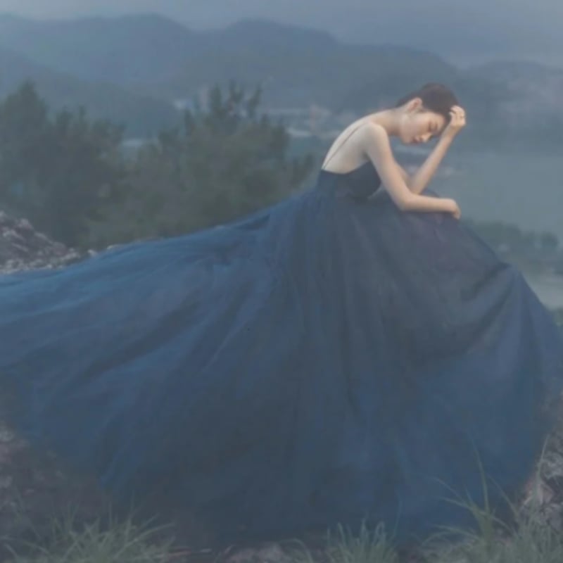 カラードレス 青/ブルー ソフトチュール トレーン 背中見せ Vネッ  