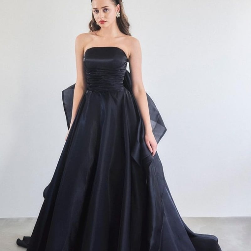 バックリボンが可愛いシックなブラックドレス　結婚式　披露宴　ウェディング バックリボンが可愛いシックなブラックドレス 結婚式 披露宴