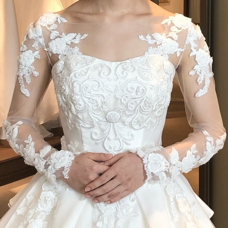 ロング刺繍スリーブ ウエディングドレス フォトウエディング ロング刺繍スリーブ ウエディングドレス フォトウエディング