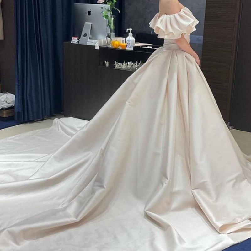 純白♡ウエディングドレス♡ パフスリーブ ホワイト 披露宴 結婚式 ドレス