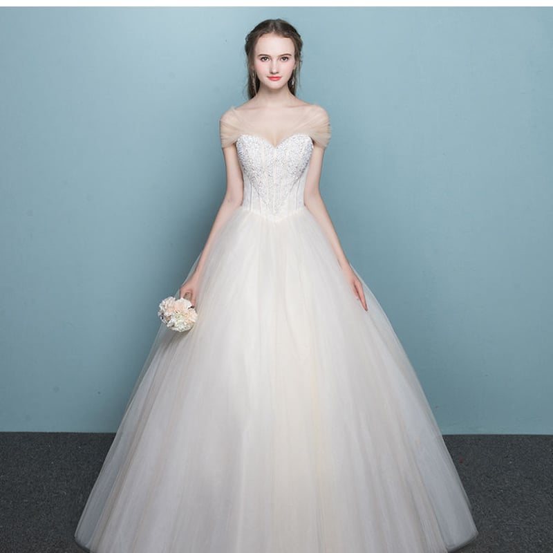 格安！ 軽くて上品なウエディングドレス 披露宴 発表会 女子会 お食事